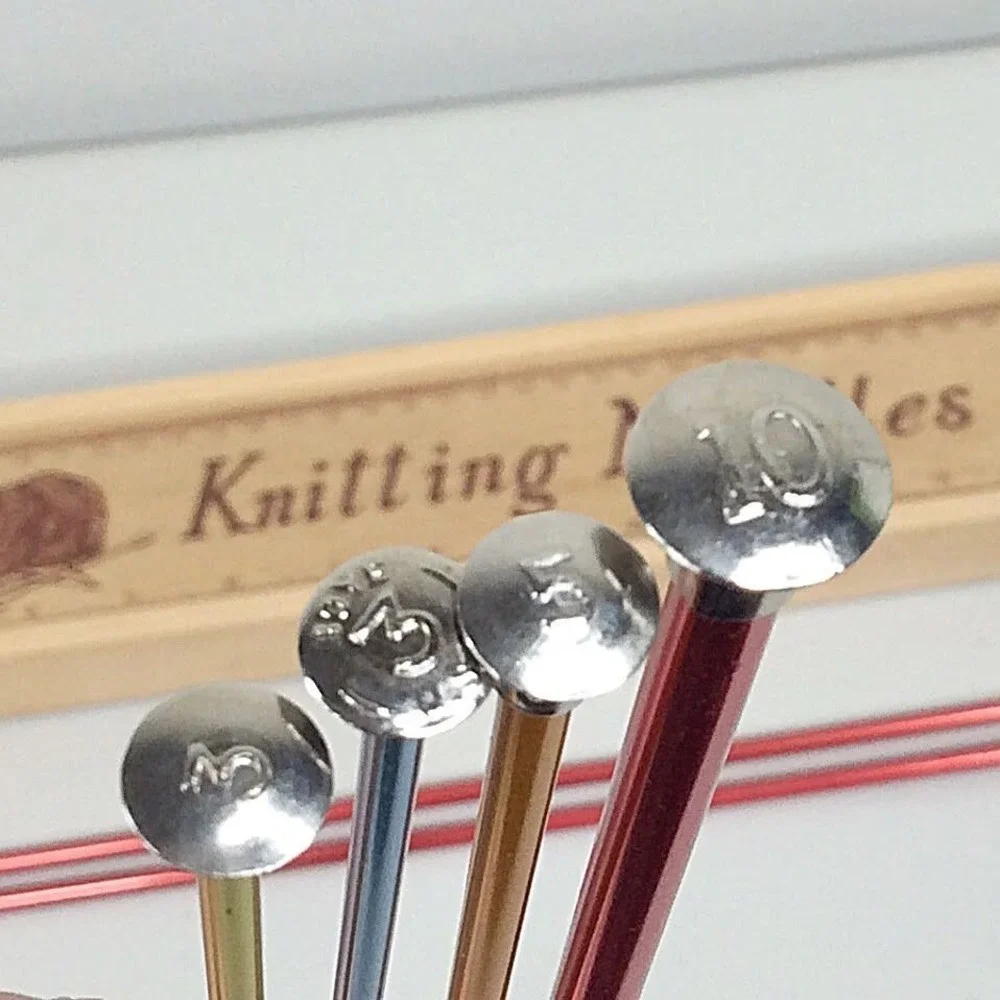 Lot of Knitting Needles with Wooden Case Holder – Aluminum Sizes 10, 5,‎ 3